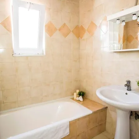 Saradari Apartamento